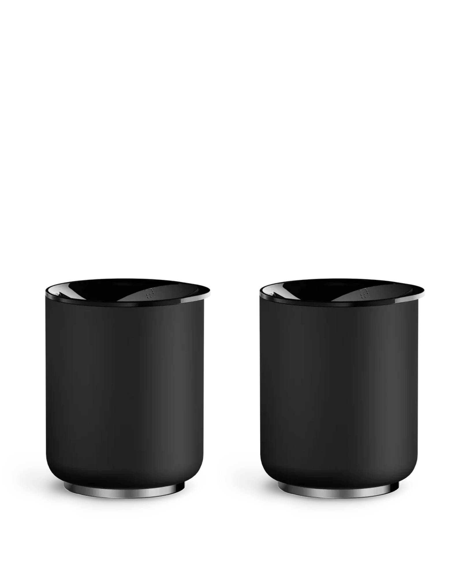 Website_PDP_Bundles_ThePicNicTumblerSet_MateeBlack_Hero.png